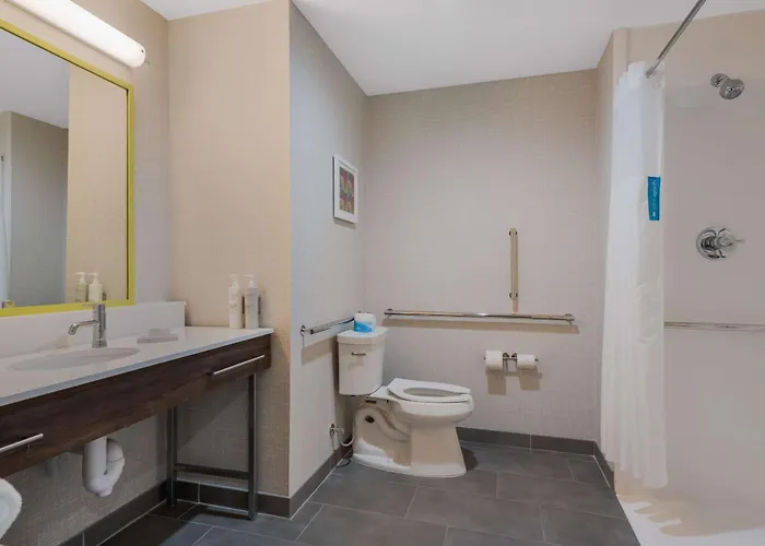 Hotel Hampton By Hilton 3*