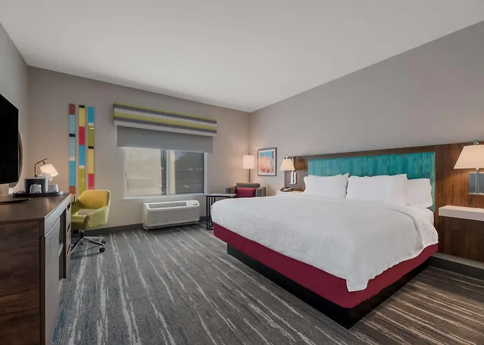 Hotel Hampton By Hilton 3*