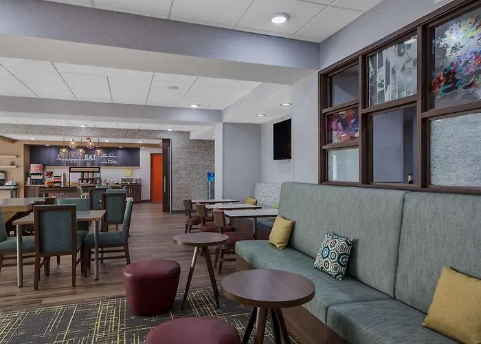 Hotel Hampton By Hilton 3*