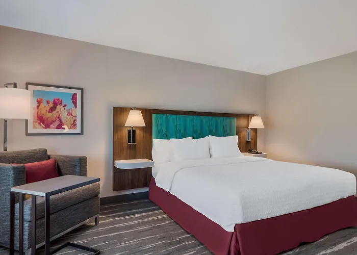 Hotel Hampton By Hilton 3*