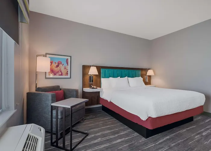 Hotel Hampton By Hilton 3*